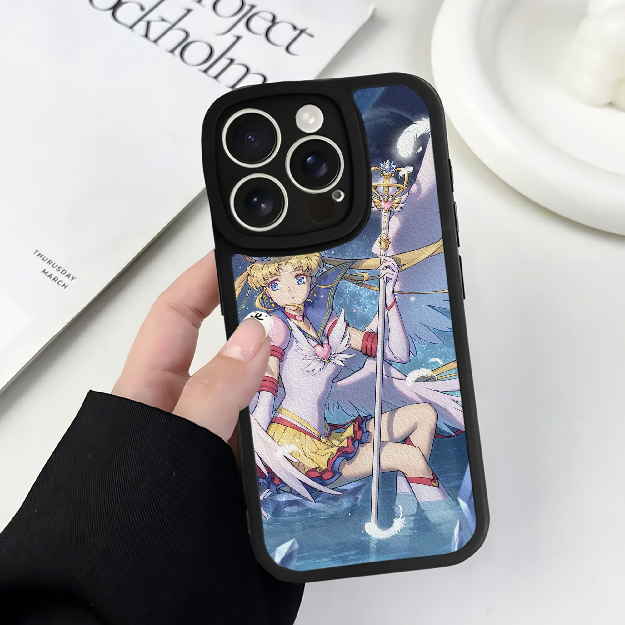 （画像用） 美少女戦士セーラームーン Sailor Moon 【iPhone 16シリーズ対応】シリコンスマホケース（レザー調） 材質：シリコン